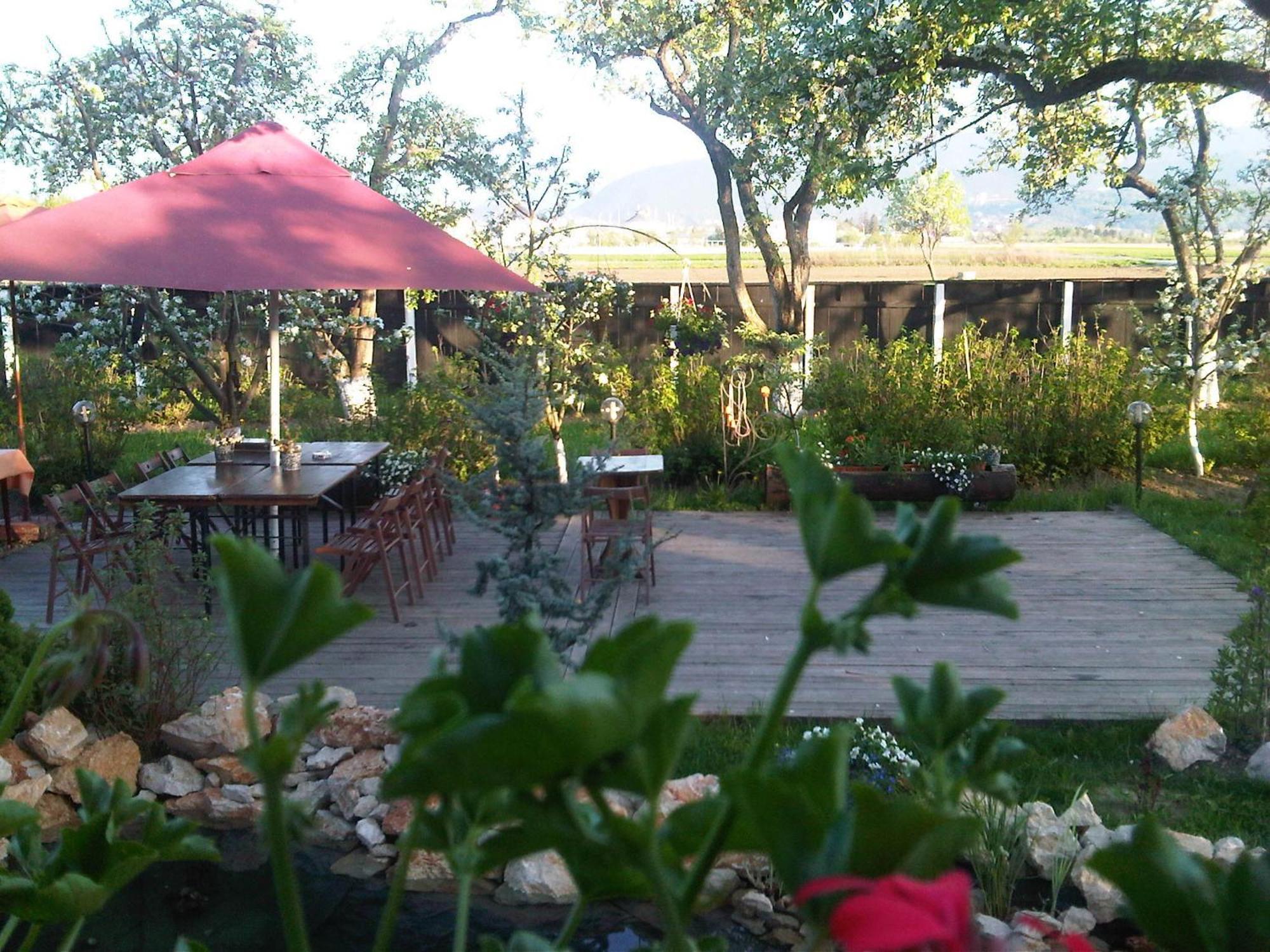 Stupina Hotel Brassó Kültér fotó